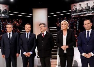 Hartos de los políticos pero nunca de la política Hartos de los políticos pero nunca de la política