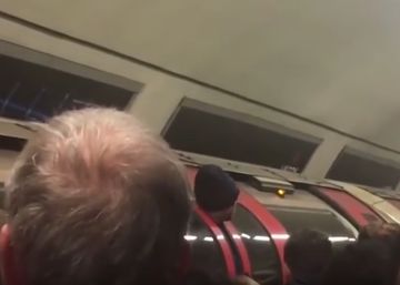 Diez minutos con la cabeza atrapada en el metro de Londres Diez minutos con la cabeza atrapada en el metro de Londres