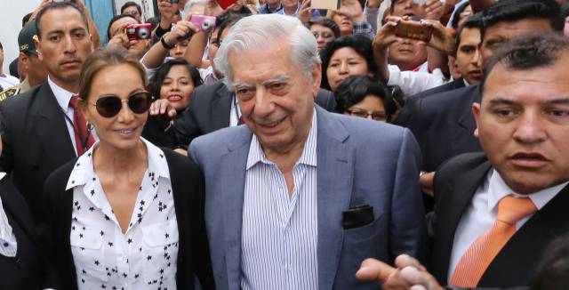 Mario Vargas Llosa e Isabel Presley, en Arequipa.