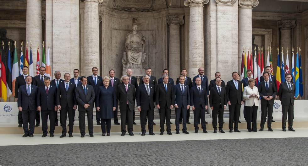 Fotografía de familia de los jefes de Estado o de Gobierno de los 27 países de la UE, sin Reino Unido, en el 60 aniversario del Tratados de Roma.