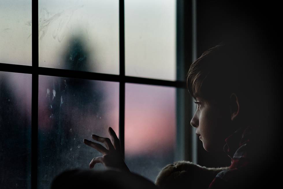 Una madre fotógrafa transforma en arte el autismo de su hijo