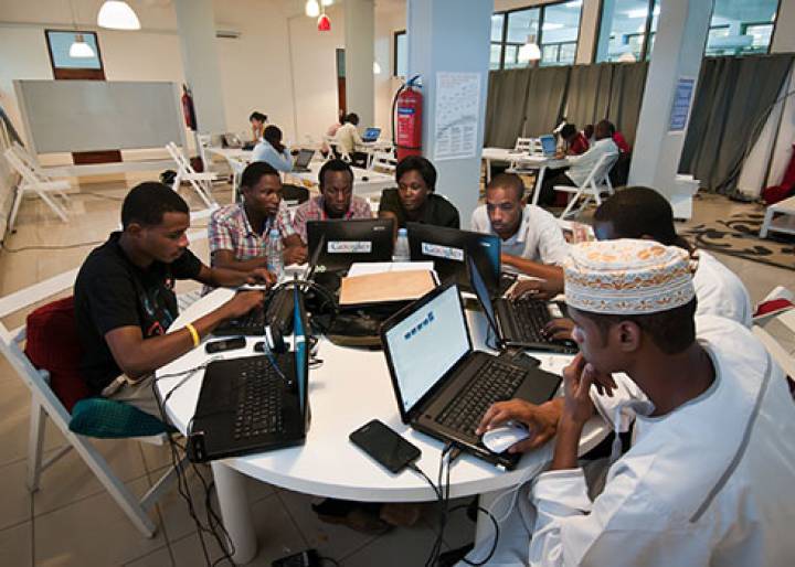 Los jóvenes marcan la diferencia Los jóvenes marcan la diferencia