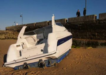 Un barco encalla en Cádiz y su patrón afirma que se durmió en Marbella Un barco encalla en Cádiz y su patrón afirma que se durmió en Marbella