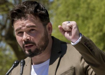 La Luna, el dedo de Rufián y la política espectáculo La Luna, el dedo de Rufián y la política espectáculo