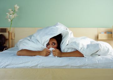 Si me desvelo en mitad de la noche, ¿me levanto o sigo en la cama?