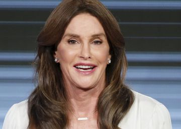Caitlyn Jenner no deja títere con cabeza en su biografía Caitlyn Jenner no deja títere con cabeza en su biografía