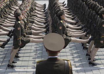 Desfile militar para conmemorar el 105º aniversario del nacimiento de Kim Il-sung, en imágenes