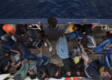 De barco pesquero a rescatar refugiados y migrantes De barco pesquero a rescatar refugiados y migrantes