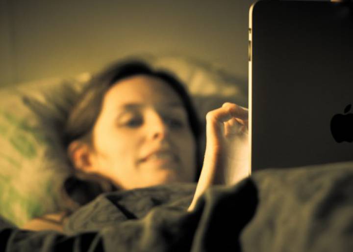 El uso de ‘smartphones’ y tabletas antes de dormir multiplica los problemas de sueño El uso de ‘smartphones’ y tabletas antes de dormir multiplica los problemas de sueño