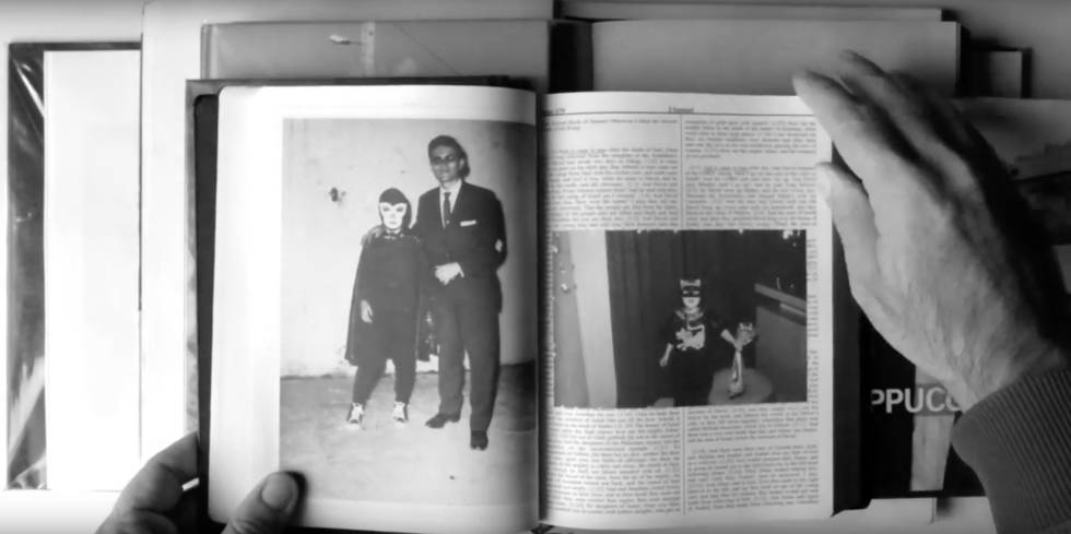 Este tipo pincha libros y se hace llamar 'BookJockey'