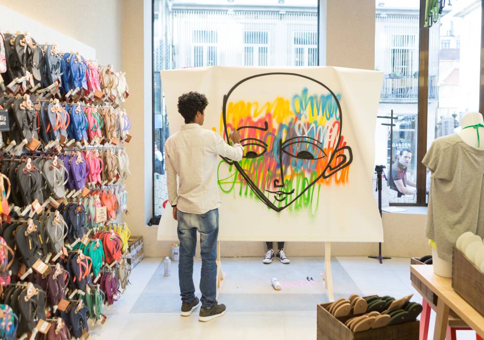 El grafitero que solo quiere que seas feliz