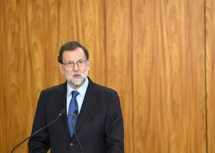 Spanish PM silent on corruption after ruling party veteran steps down Spanish PM silent on corruption after ruling party veteran steps down