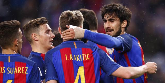 André Gomes celebra el primer gol.