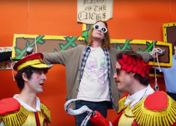 Macaulay Culkin é Kurt Cobain no novo vídeo de Father John Misty Macaulay Culkin é Kurt Cobain no novo vídeo de Father John Misty