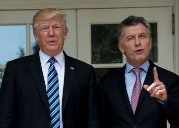Melania y Donald Trump junto a Mauricio Macri y su esposa Juliana Awada, este jueves en la Casa Blanca