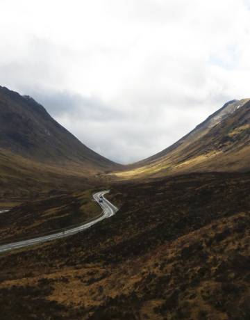 Cómo recorrer a pie los paisajes de ‘Outlander’