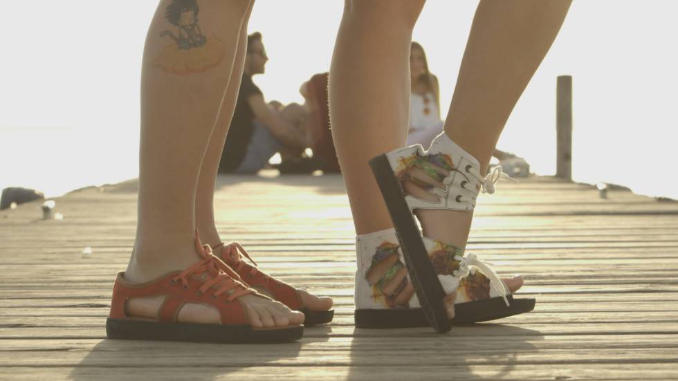 Hablamos con los creadores de 'la sandalia' que le está volando la cabeza a la industria de la moda