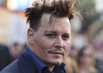 Acusan a Johnny Depp de sufrir un “desorden compulsivo del gasto” Acusan a Johnny Depp de sufrir un “desorden compulsivo del gasto”