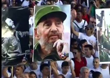 Un hombre con una bandera de EE UU irrumpe en la marcha del Día del Trabajador en La Habana Un hombre con una bandera de EE UU irrumpe en la marcha del Día del Trabajador en La Habana