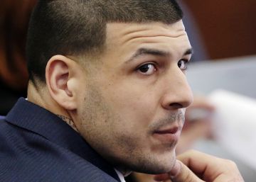 Una juez anula la condena de Aaron Hernández por asesinato Una juez anula la condena de Aaron Hernández por asesinato