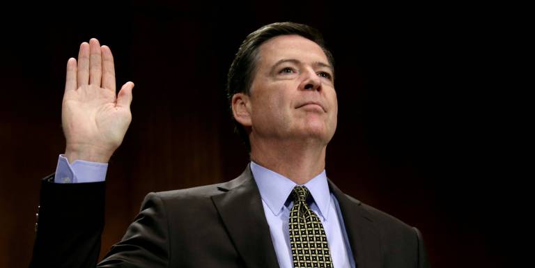 James Comey presta juramento antes de testificar en el Senado, el pasado 3 de mayo.