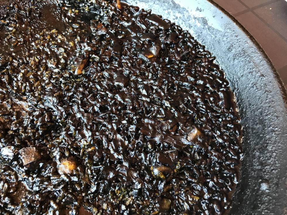 ARROZ NEGRO, COMPLEMENTO DEL MENÚ CAPEL