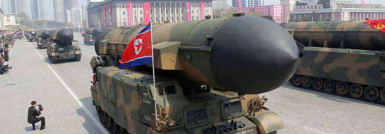 Misiles en un desfile en Pyongyang.