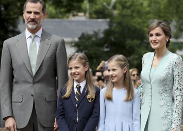 Sonrisas y cordialidad en la comunión de la infanta Sofía Sonrisas y cordialidad en la comunión de la infanta Sofía