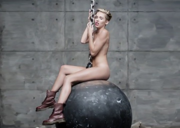 Miley Cyrus se arrepiente de su desnudo en el vídeo de ‘Wrecking Ball’