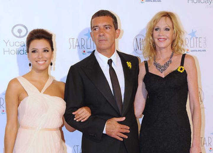 Antonio Banderas serves up Spanish omelet for Obama Antonio Banderas serves up Spanish omelet for Obama