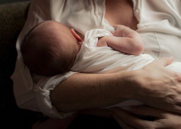 La valiente foto de una madre que muestra la pesadilla que puede llegar a ser amamantar a un bebé La valiente foto de una madre que muestra la pesadilla que puede llegar a ser amamantar a un bebé