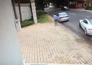 El robo de un Porsche a punta de pistola que no acaba como esperas El robo de un Porsche a punta de pistola que no acaba como esperas