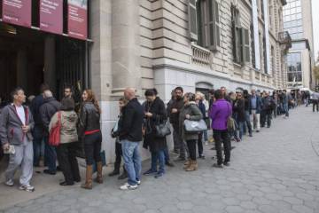 People voting during the November 9, 2014 non-binding consultation on self-rule.