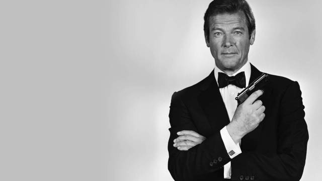 Roger Moore, en la piel de 007.