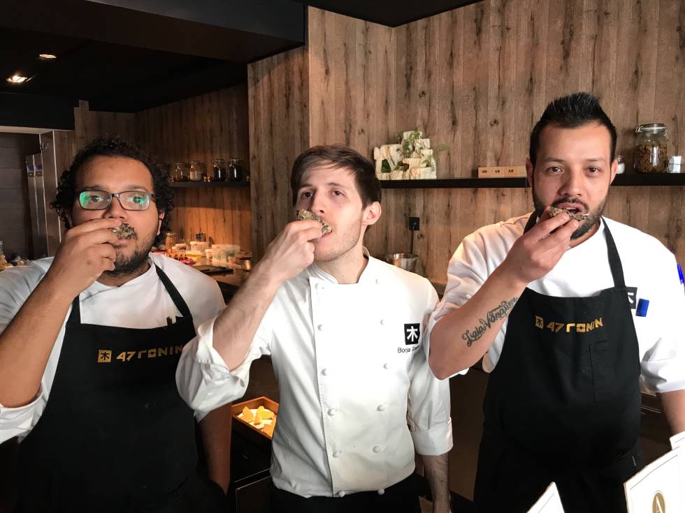 BORJA GRACIA CON SU BRIGADA DE COCINA CAPEL
