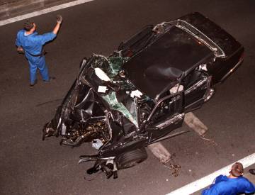 O Mercedes envolvido no acidente que causou a morte da princesa.