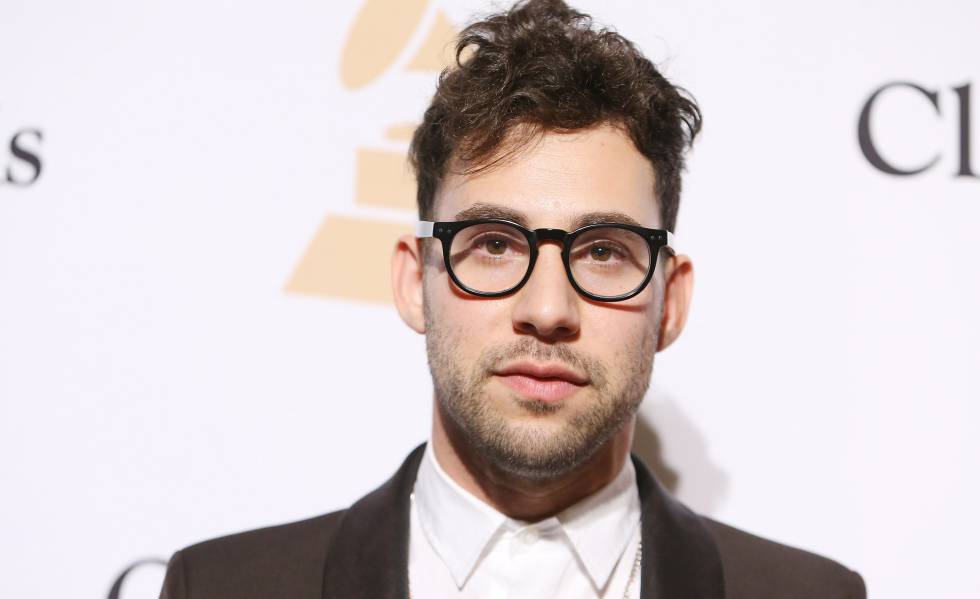 El novio de Lena Duhnam compone para Taylor Swift y tiene algo que enseñarnos