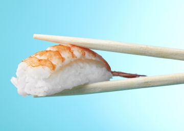 Para comer 'sushi' como un japonés, palillos fuera Para comer 'sushi' como un japonés, palillos fuera