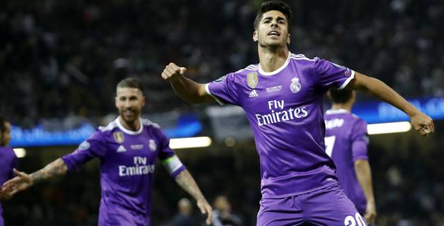 Asensio celebra su gol.