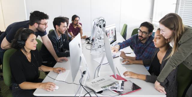 Alumnos de la Escuela de Periodismo.