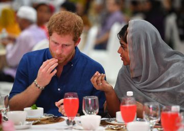 Enrique de Inglaterra participa en el Ramadán
