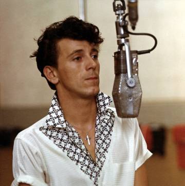 Gene Vincent, pionero del rock y de los cuellos izados.