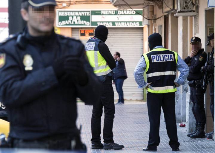 Spanish police arrest suspected Islamic State recruiter Spanish police arrest suspected Islamic State recruiter