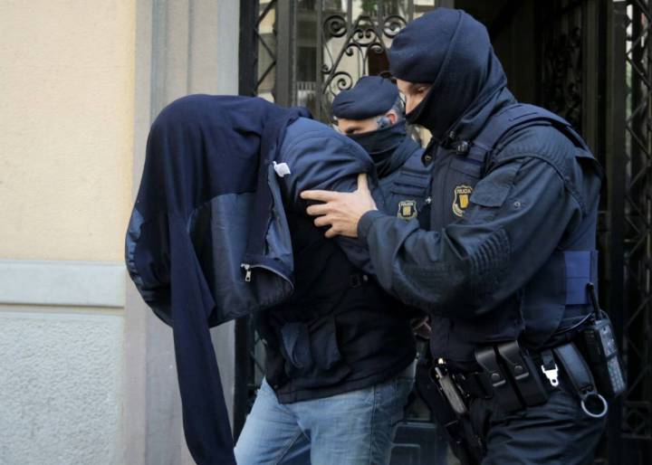 Four suspects in Barcelona arrested over links to Brussels terror attacks Four suspects in Barcelona arrested over links to Brussels terror attacks
