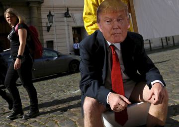 Greenpeace ‘sienta’ a Trump en un váter en el Día Mundial del Medio Ambiente