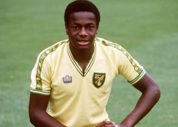 La trágica historia del primer (y casi único) futbolista que salió del armario La trágica historia del primer (y casi único) futbolista que salió del armario