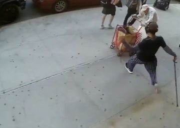 Un joven agrede sin motivo a un anciano de 91 años en Manhattan Un joven agrede sin motivo a un anciano de 91 años en Manhattan