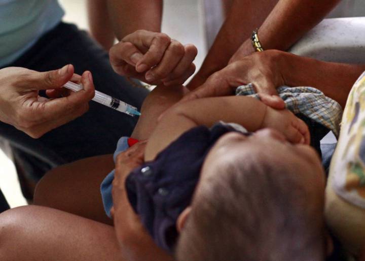 Un acuerdo reduce a la mitad el precio de una vacuna que protege a los niños de enfermedades mortales Un acuerdo reduce a la mitad el precio de una vacuna que protege a los niños de enfermedades mortales