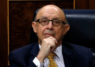 El PSOE exige la dimisión de Montoro