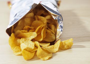 Sí, a los 40, esa bolsa de patatas engorda más Sí, a los 40, esa bolsa de patatas engorda más